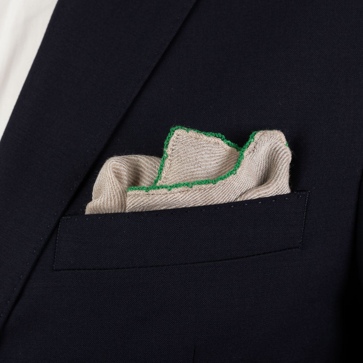 Einstecktuch aus Wolle und Seide in Beige mit grünem Rand grün Bild 1