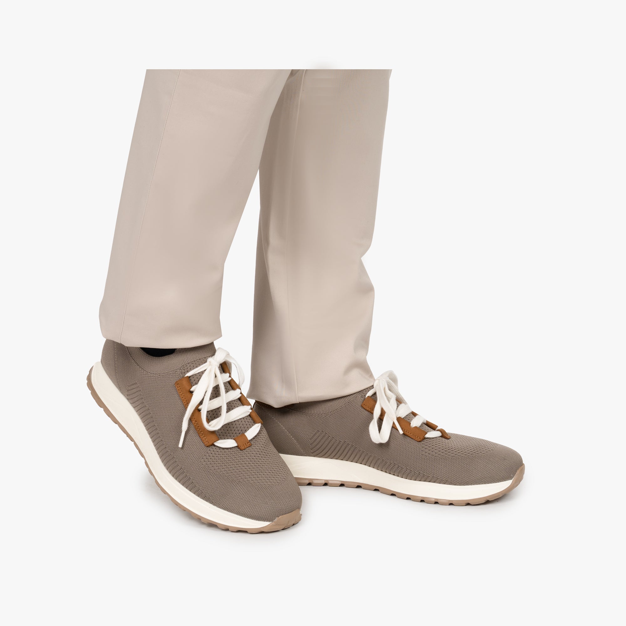 Geschnürter Strick Sneaker in Toupe taupe Bild 4