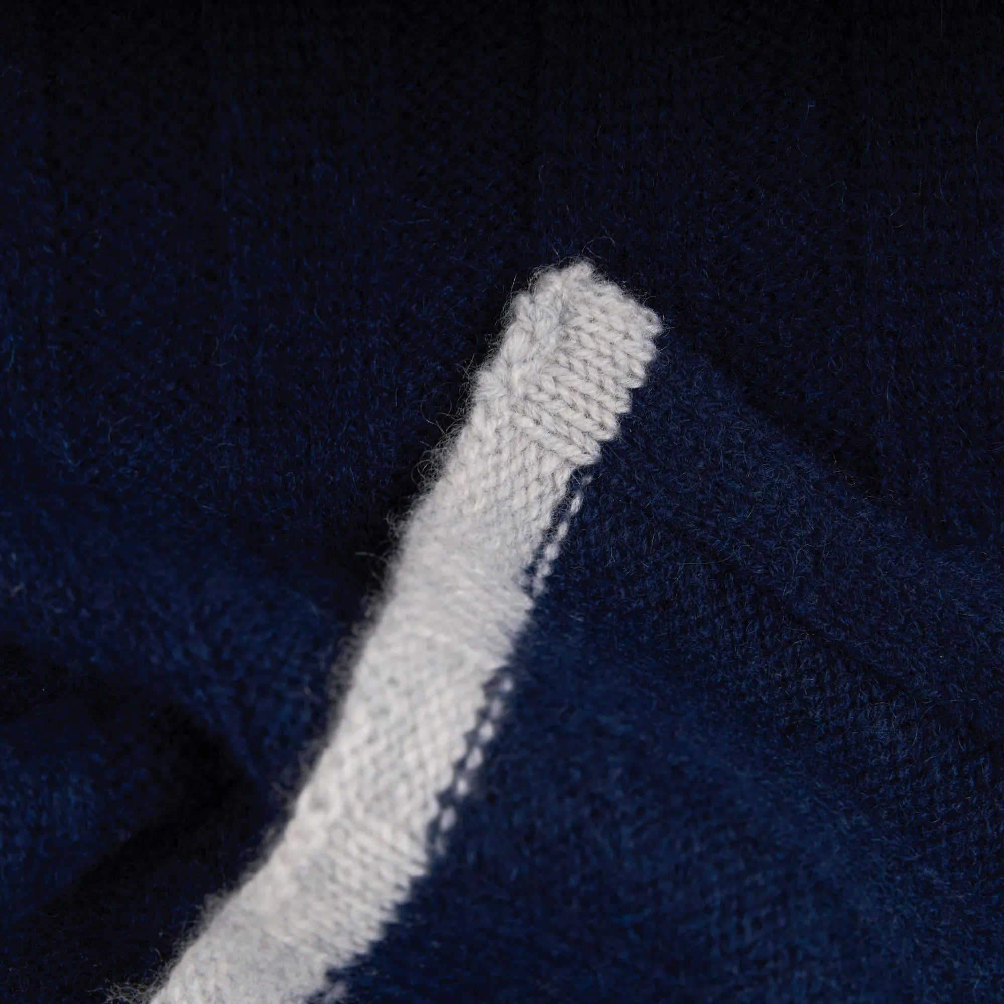 Schal aus Kaschmir in Dunkelblau 25030/25021 Bild 3