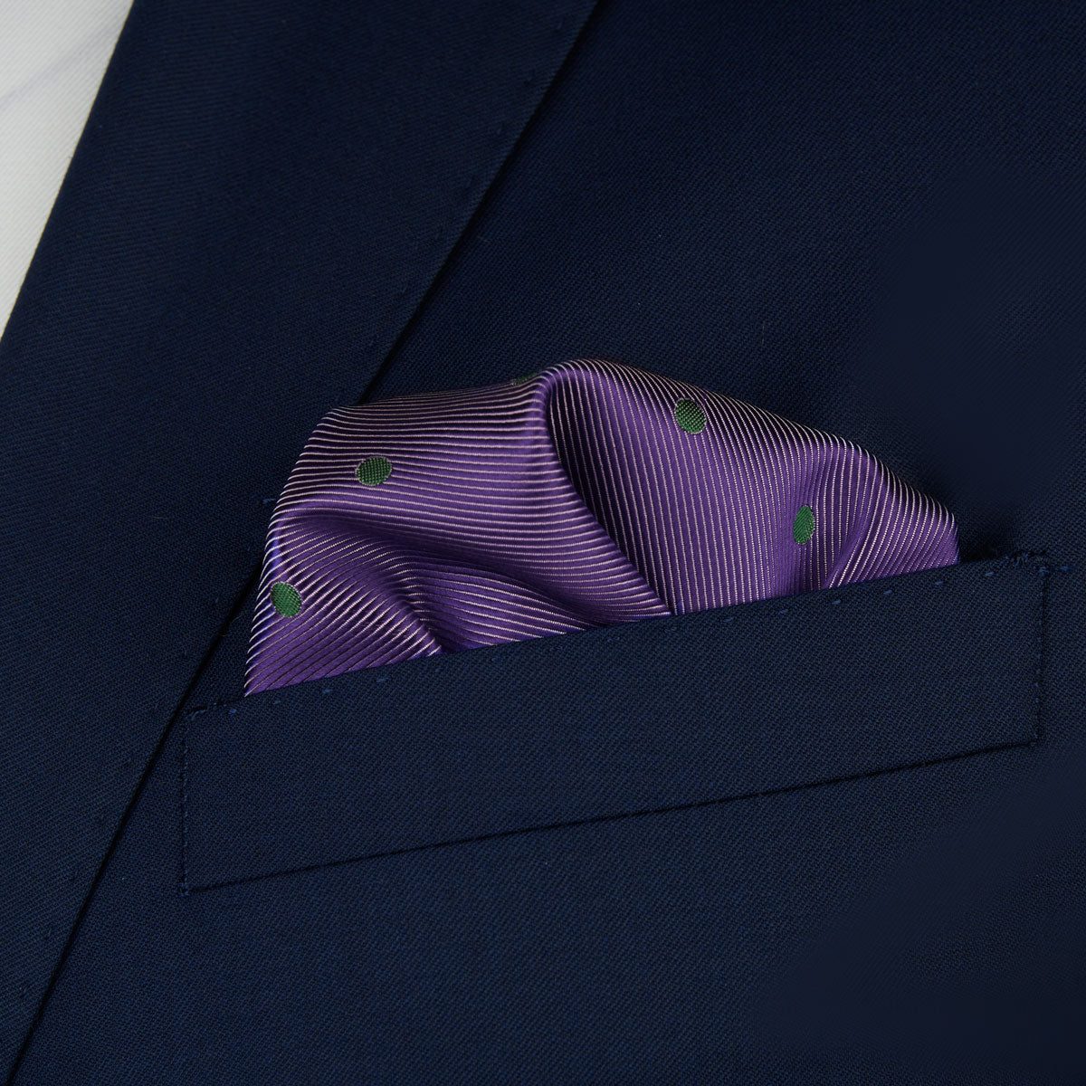 Einstecktuch aus reiner Seide in Lila mit grünen Punkten lila Bild 1