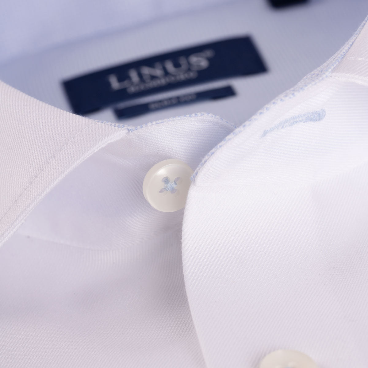 Slim Fit Hemd aus Baumwolle in weiß mit hellblauen Details weiß Bild 2