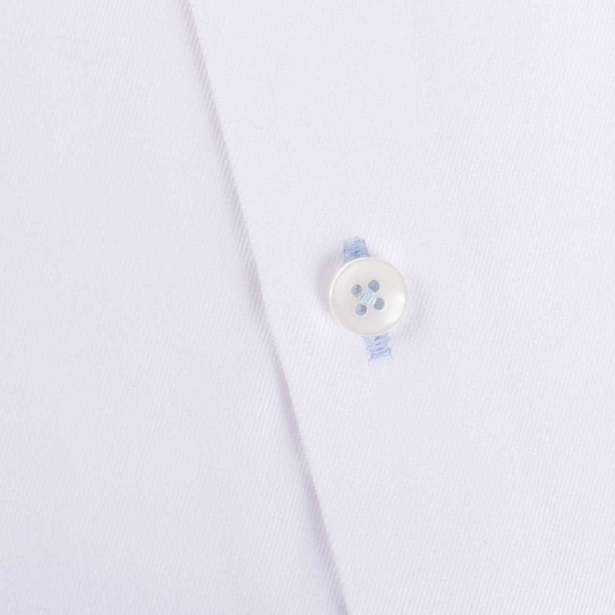 Slim Fit Hemd aus Baumwolle in weiß mit hellblauen Details weiß Bild 4