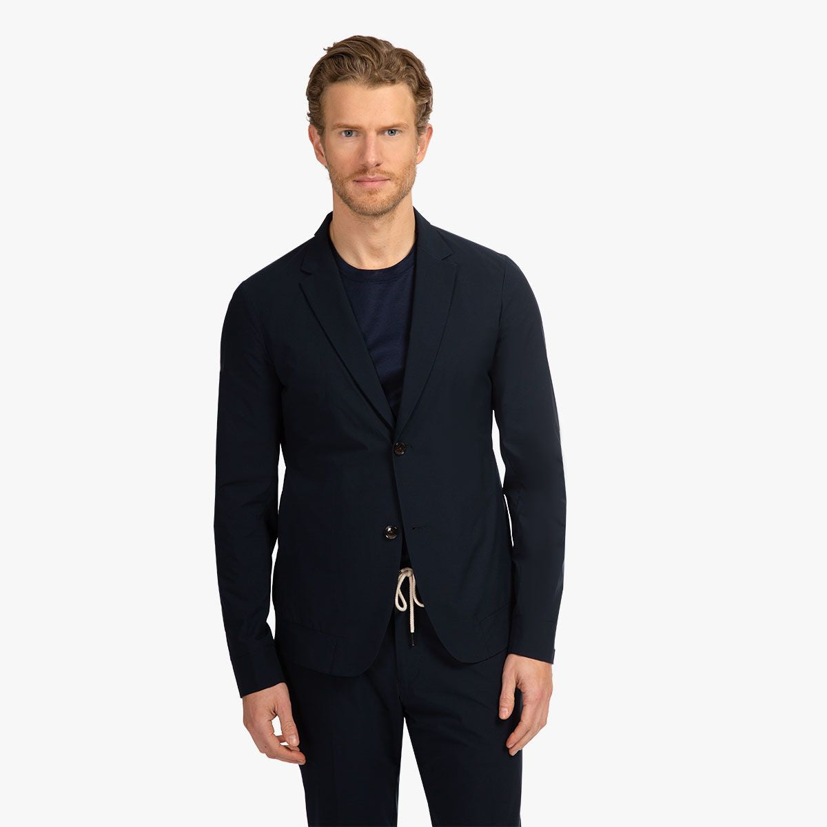 Mann in elegantem Anzug.