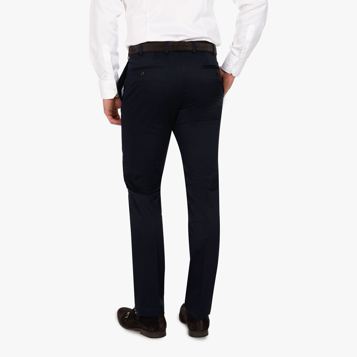 Mann in eleganter Herrenmode.