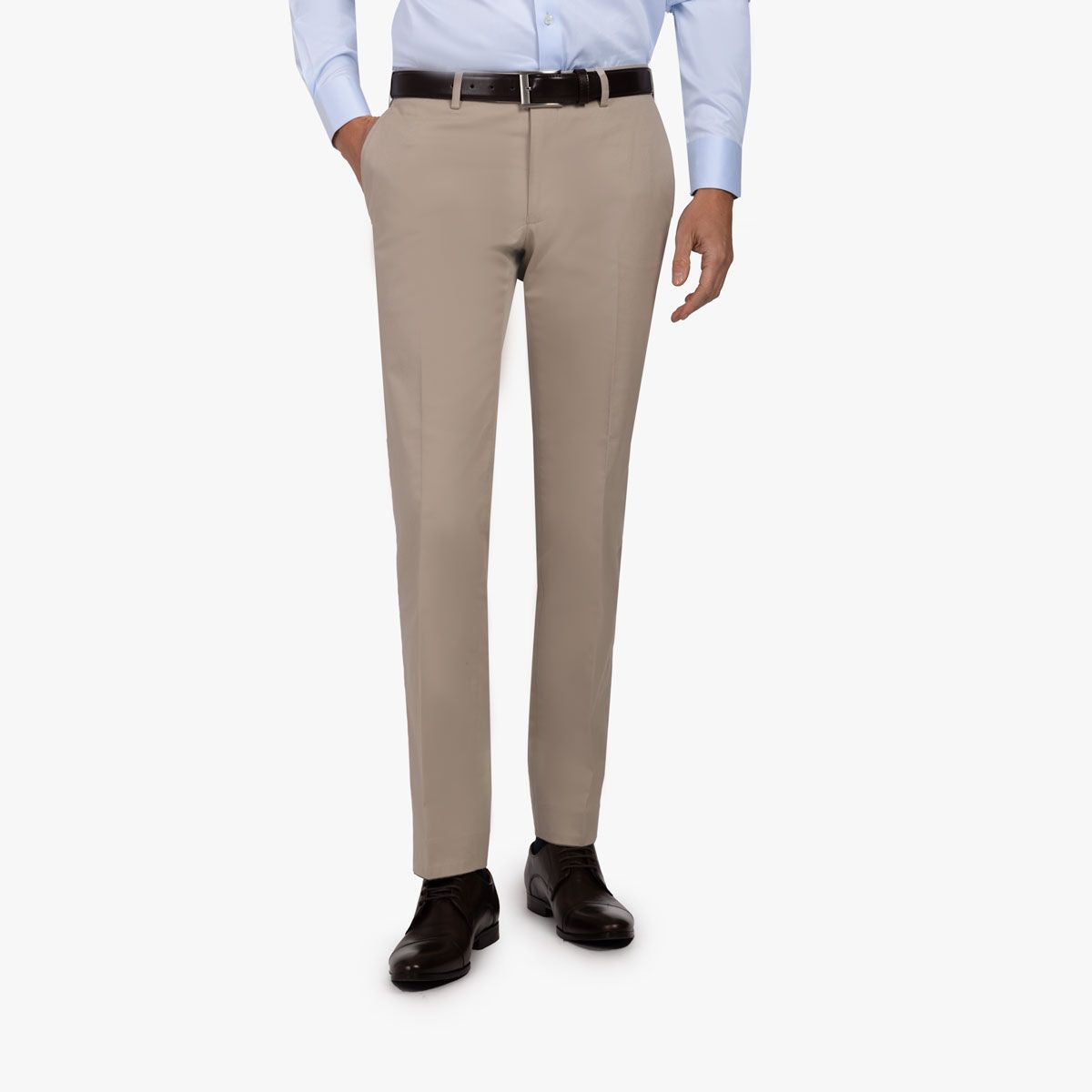 Mann in eleganter Herrenmode.