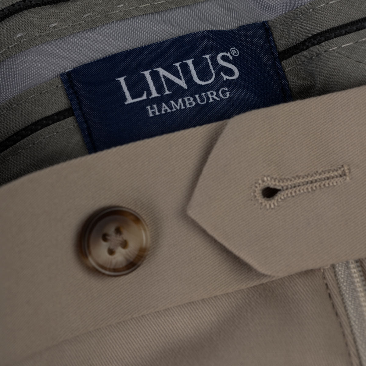 LINUS Hamburg Etikett an Hose.