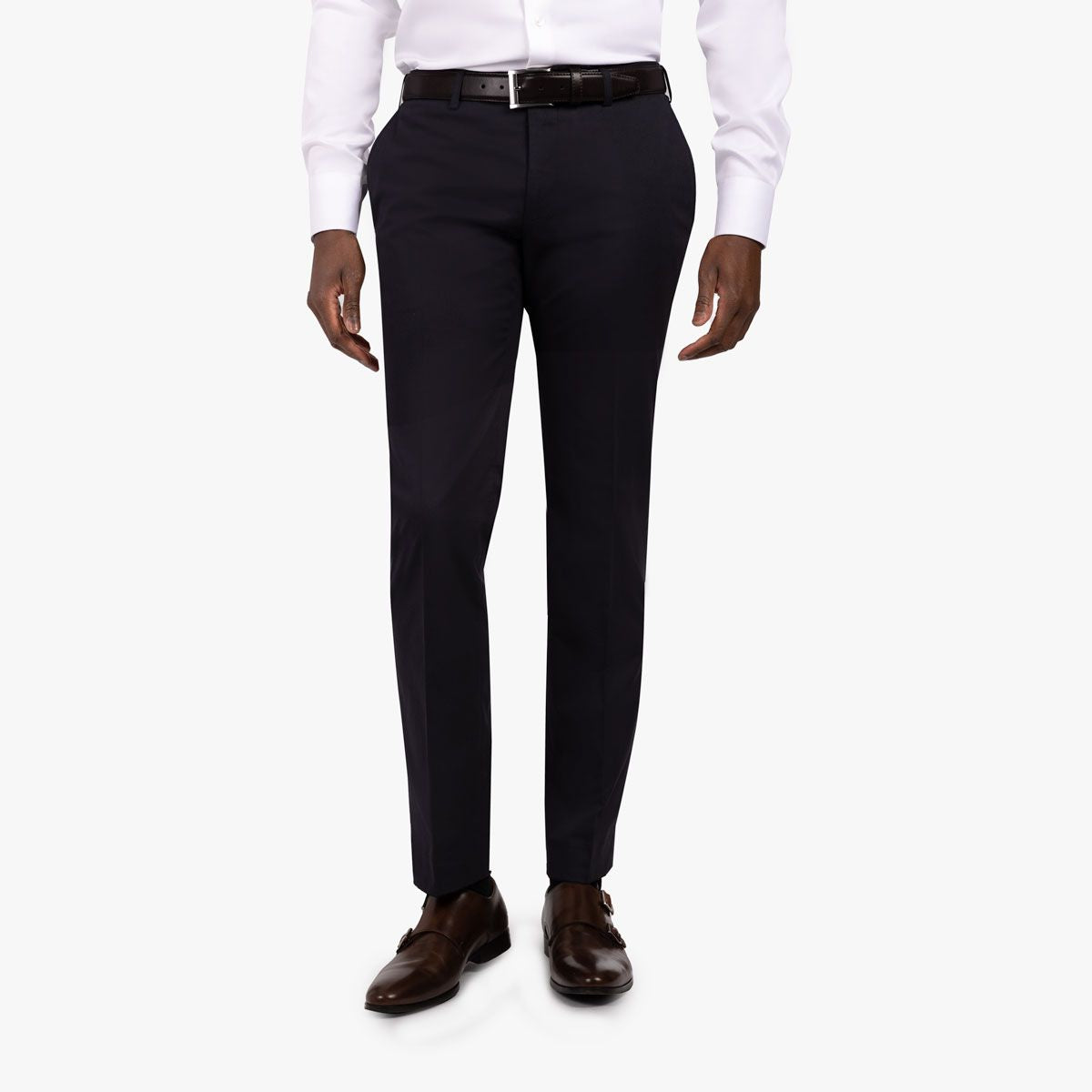 Mann in eleganter Herrenmode gekleidet.