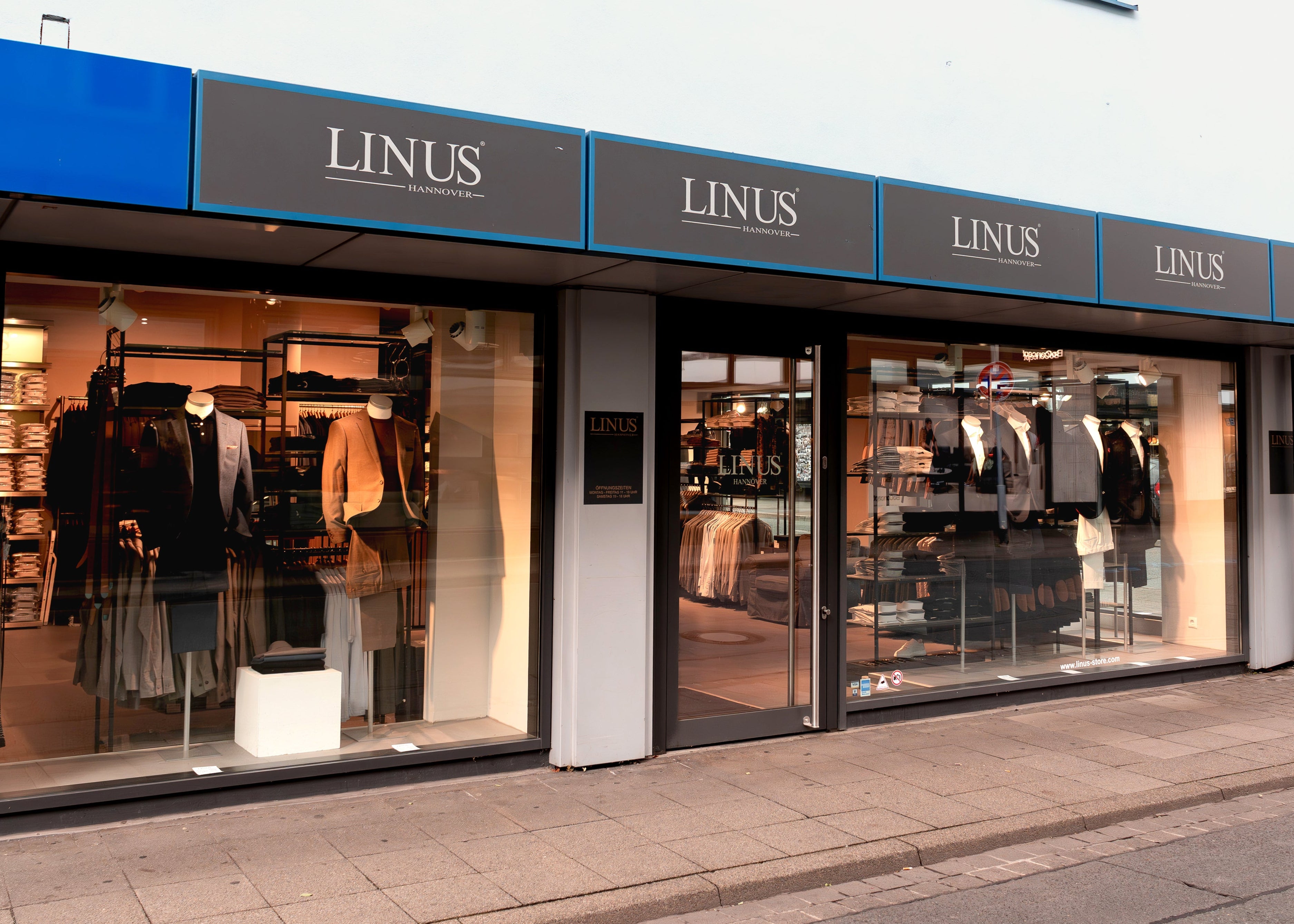 LINUS Herrenmode-Geschäft von außen.