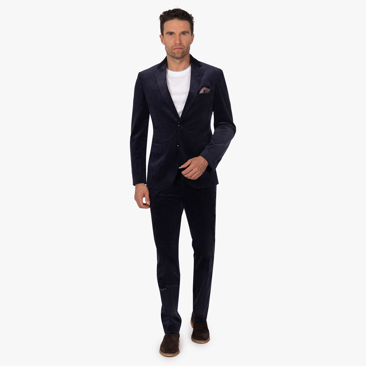 Mann in elegantem Anzug.