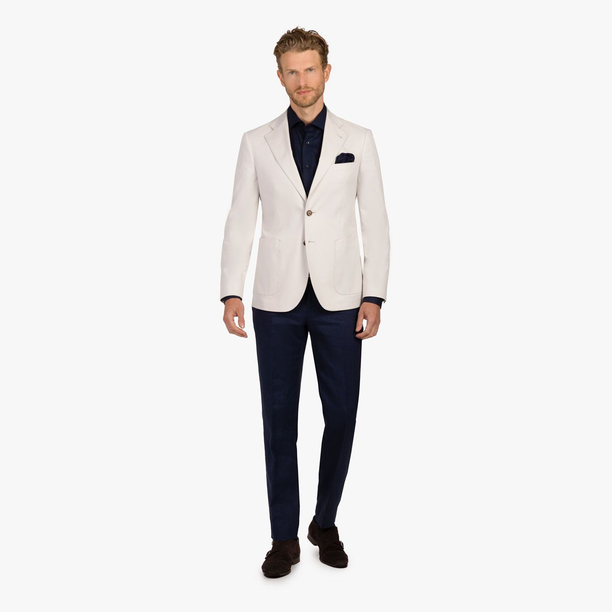 Mann in eleganter Herrenmode gekleidet.