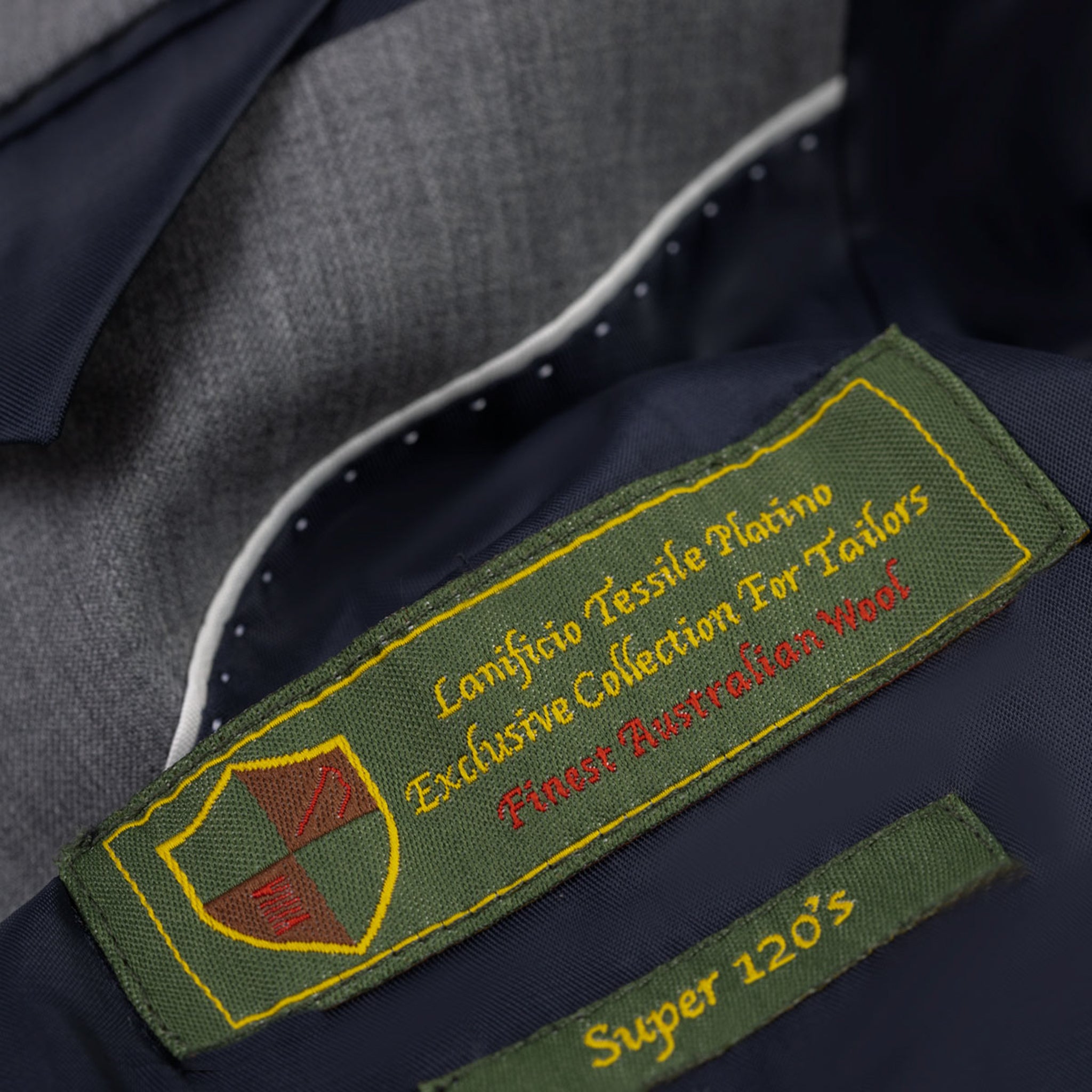 Innenfutter eines eleganten Anzugs.