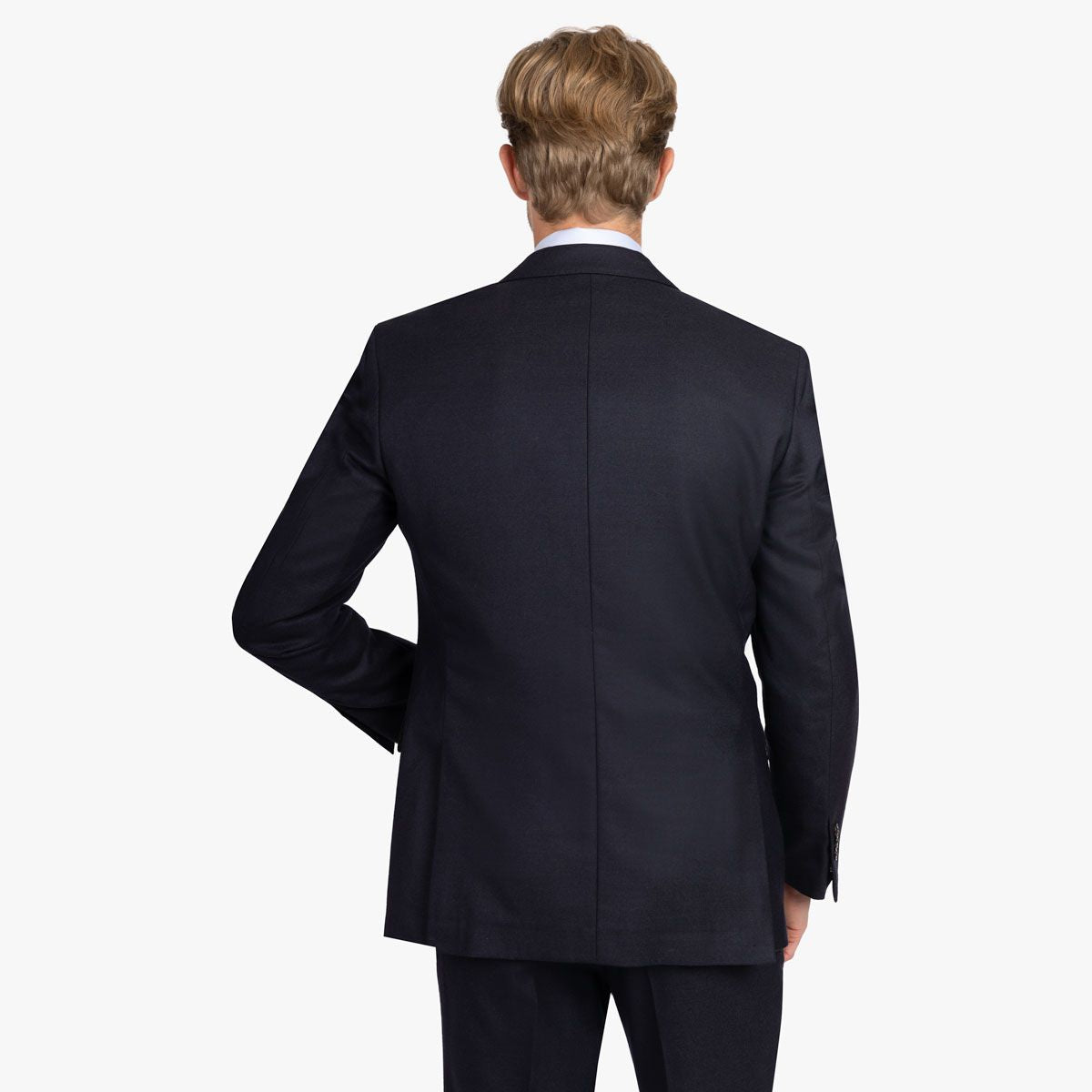 Mann im eleganten Anzug, Rückansicht.