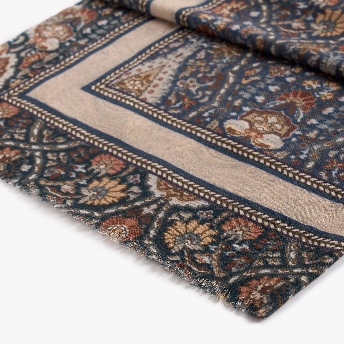 Schal in Beige und Blau mit Muster aus Wolle  Bild 2