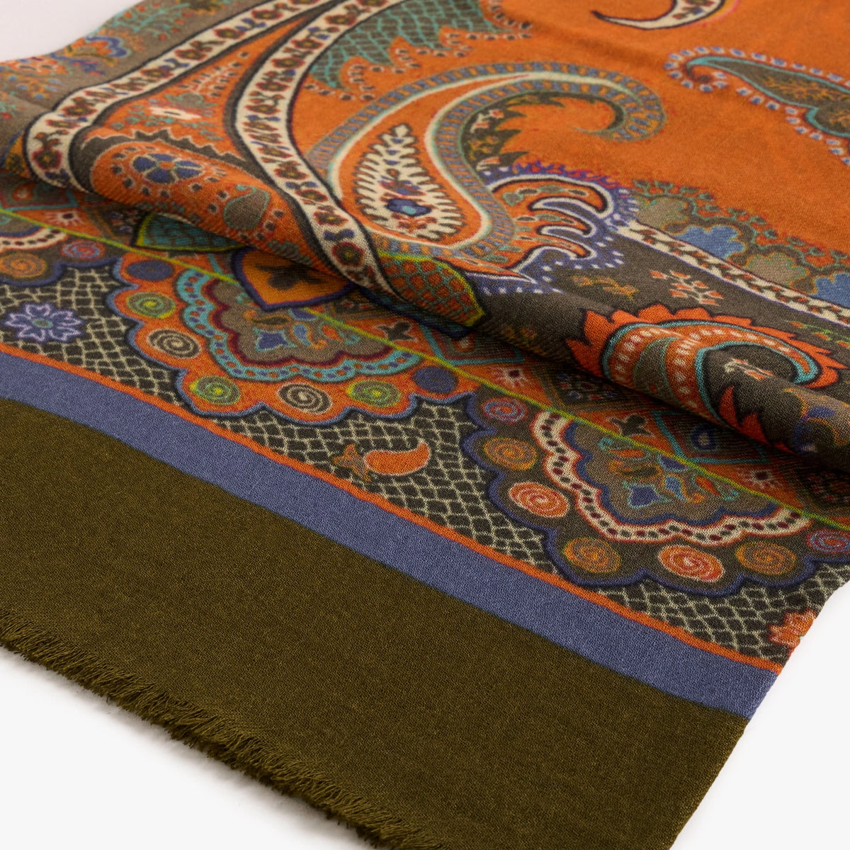 Schal in Grün und Orange mit Paisleymuster aus Wolle  Bild 2