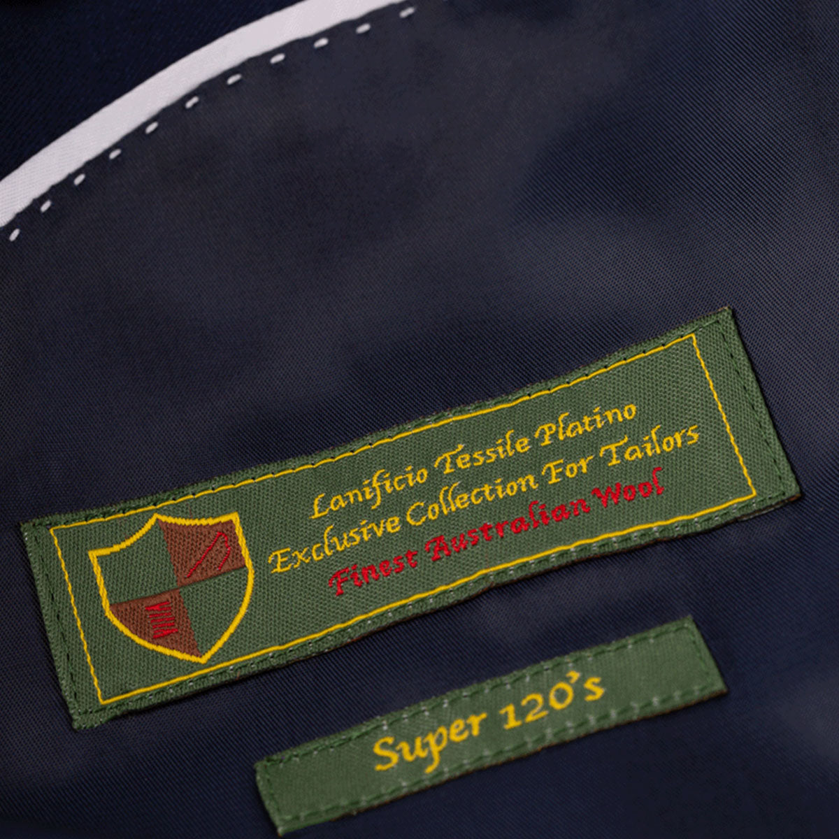 Etikett auf Anzugstoff, Super 120's.