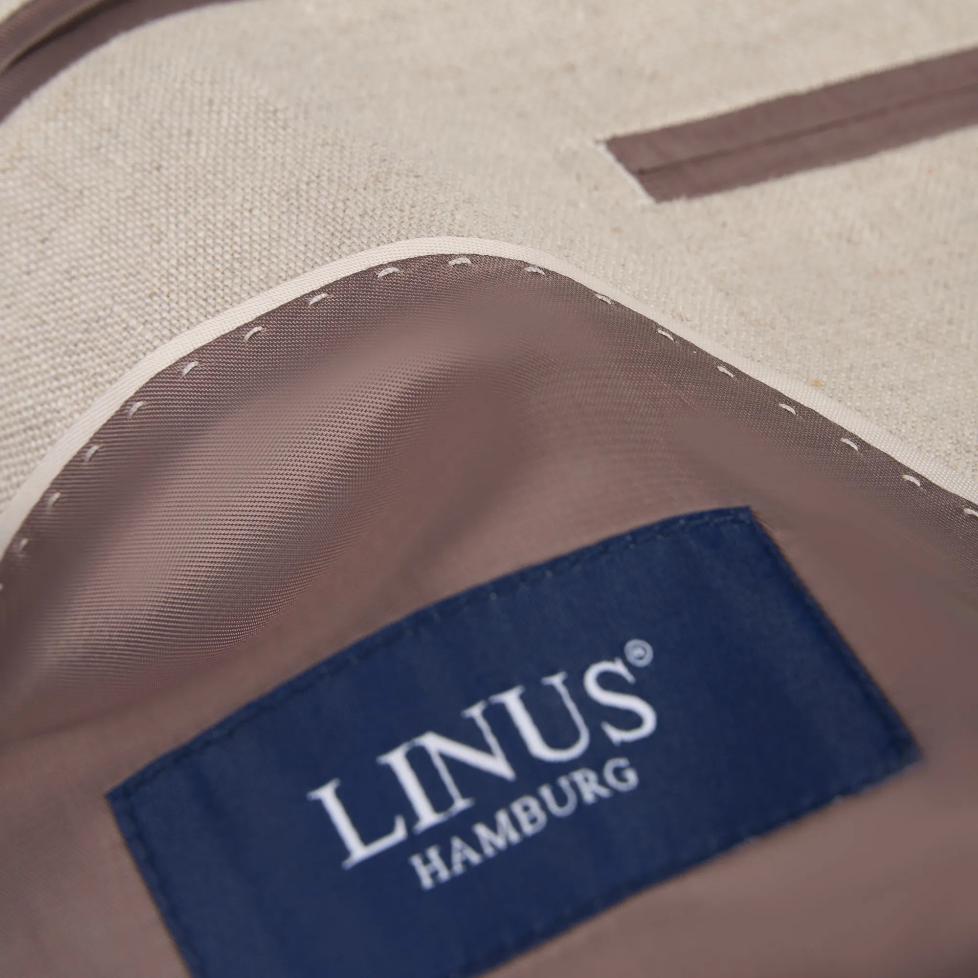 Anzug Fano mit steigendem Revers aus Leinen in Beige beige Bild 10