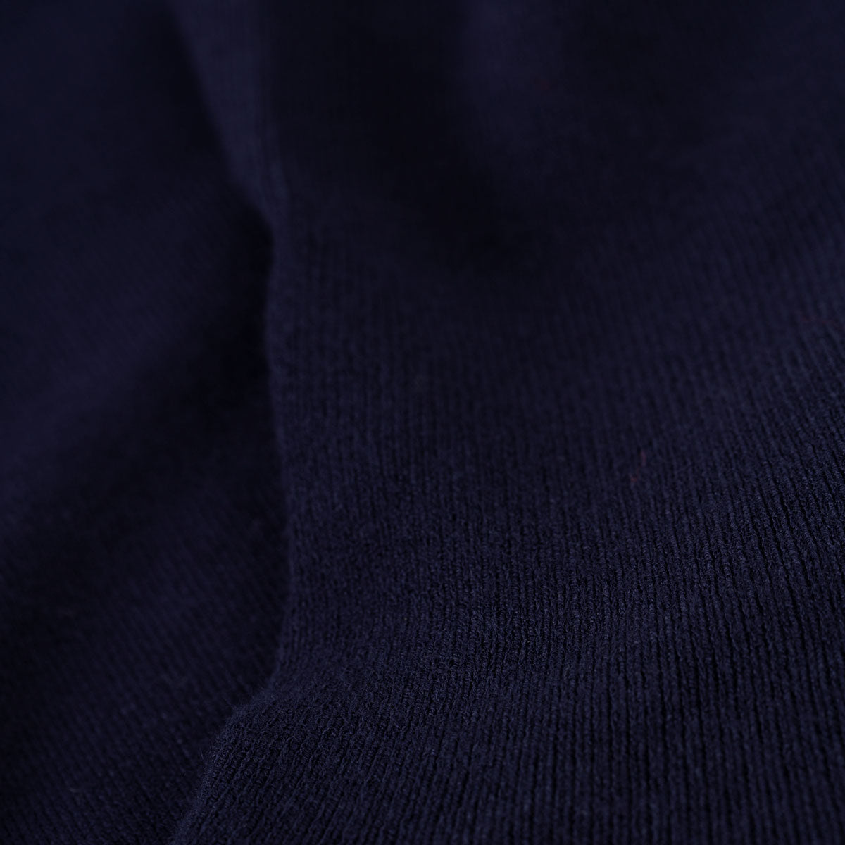 Rollkragenpullover aus Feinstrick in dunkelblau AF847 Bild 4