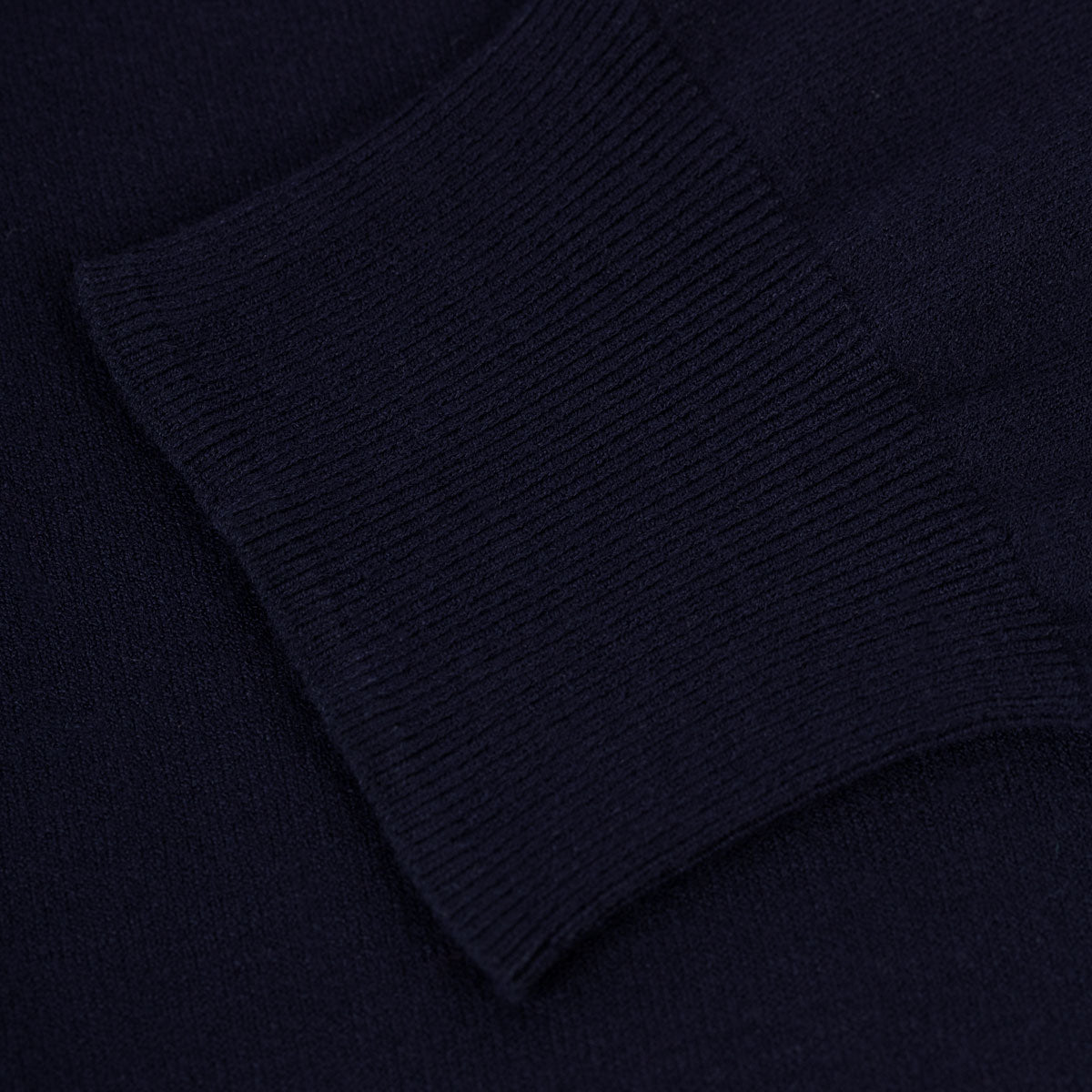 Rollkragenpullover aus Feinstrick in dunkelblau AF847 Bild 5