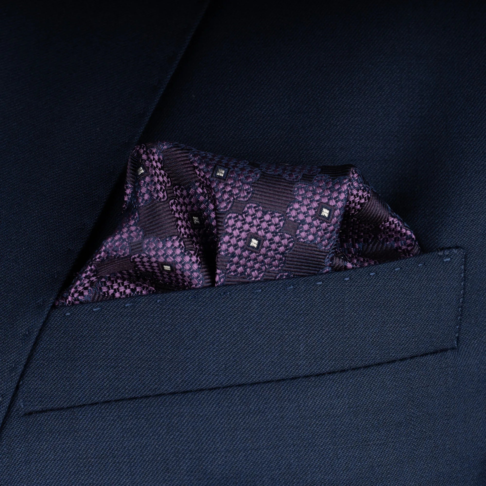 Einstecktuch aus reiner Seide in Lila mit weißen Punkten lila Bild 1