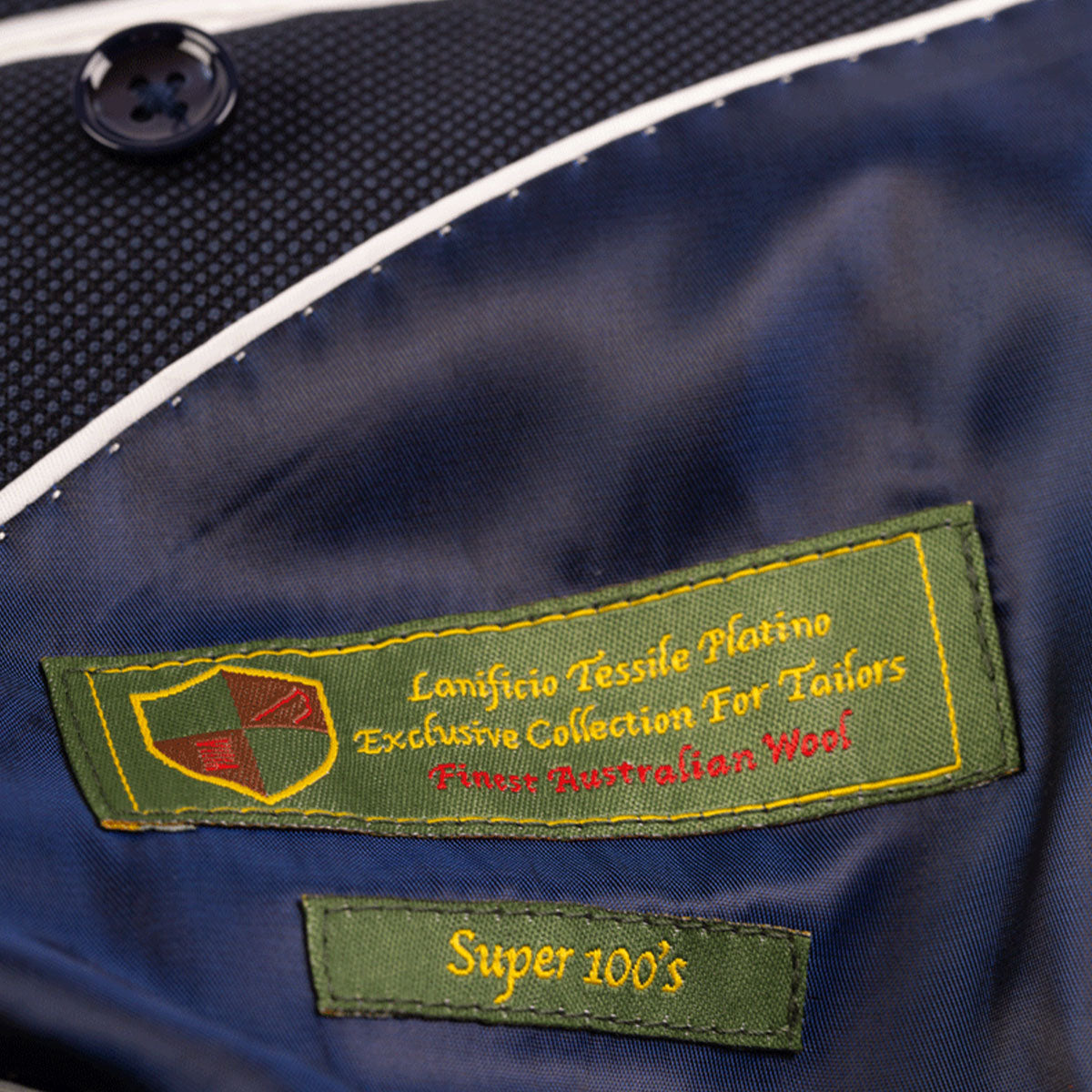 Innenfutter eines eleganten Anzugs.