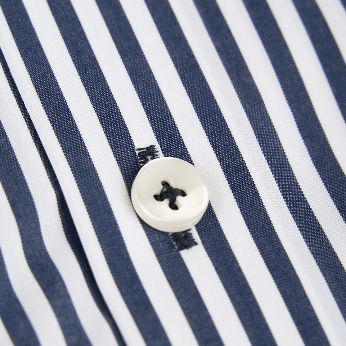 Slim Fit Hemd in Dunkelblau und Weiß gestreift blau/weiß Bild 2