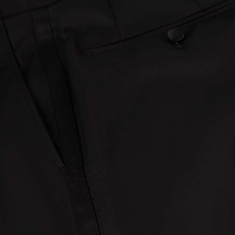 Baukastensmoking Fano aus Samt in magenta und schwarz