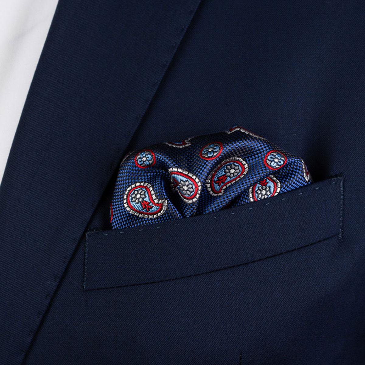 Einstecktuch mit Paisley-Muster in blau-rot in Brusttasche