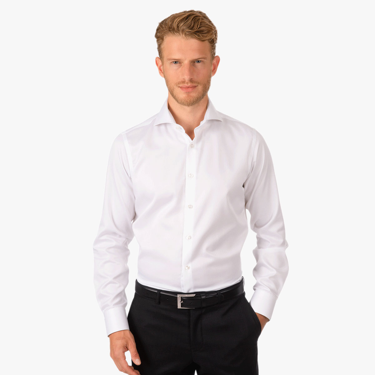 Slim Fit Hemd in schlichtem Weiß mit Haifischkragen Schlicht-weißes Slim Fit Hemd mit Haifischkragen