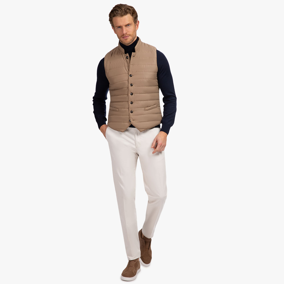 Sommerliches Outfit mit warmer Steppweste Sommerliches Outfit mit leichter Steppweste
