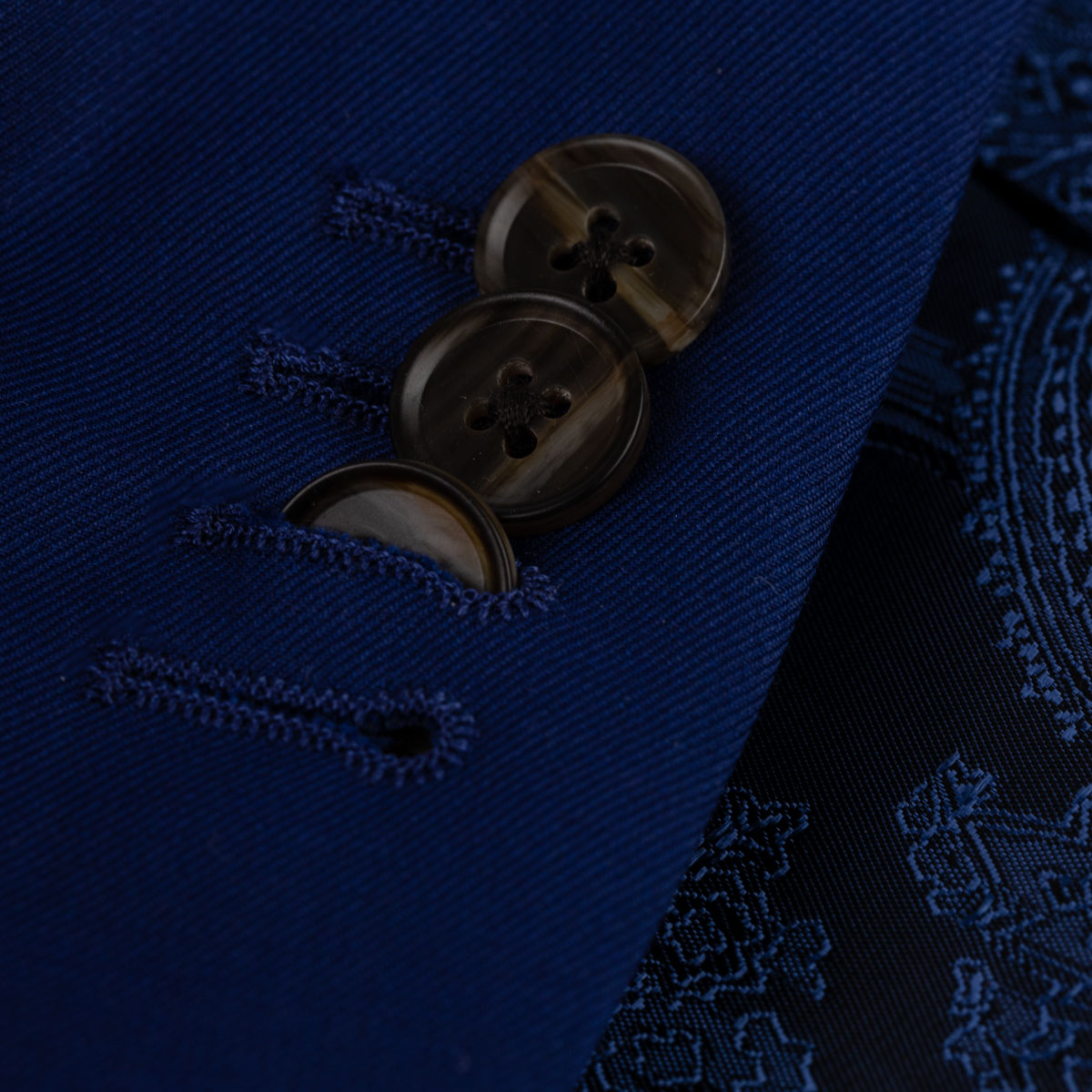 Anzug Prato mit schräg gestellten Taschen in royalblau