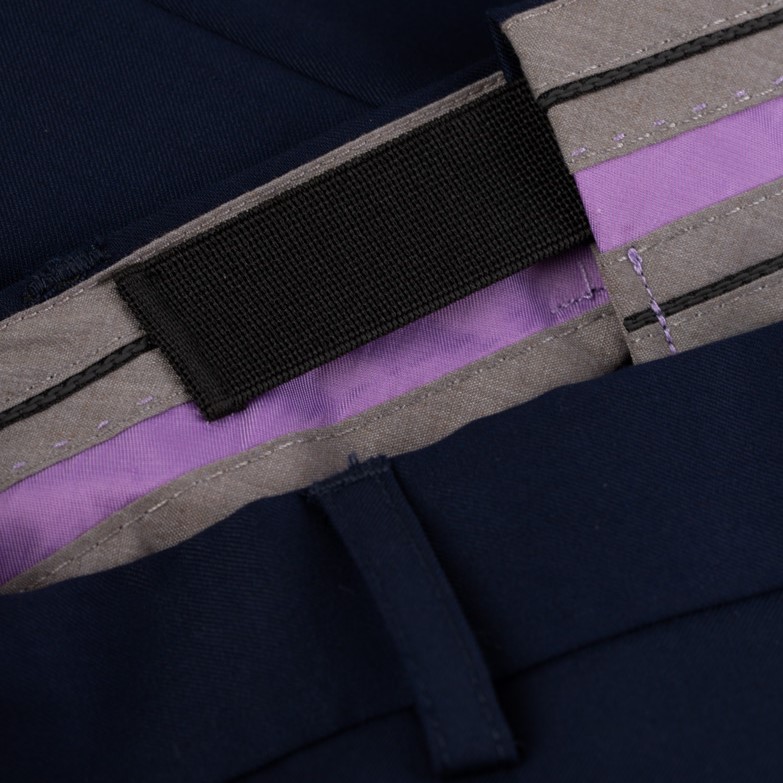 Teilelastischer Hosenbund an Herrenhose Herrenhose mit teilelastischem Hosenbund