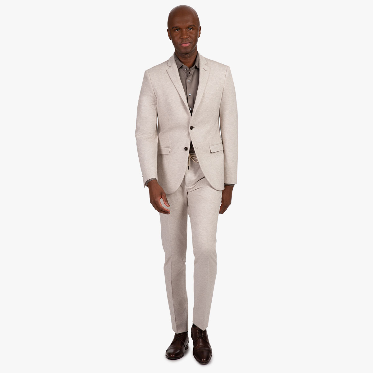 Eleganter moderner Look mit Jersey-Anzug