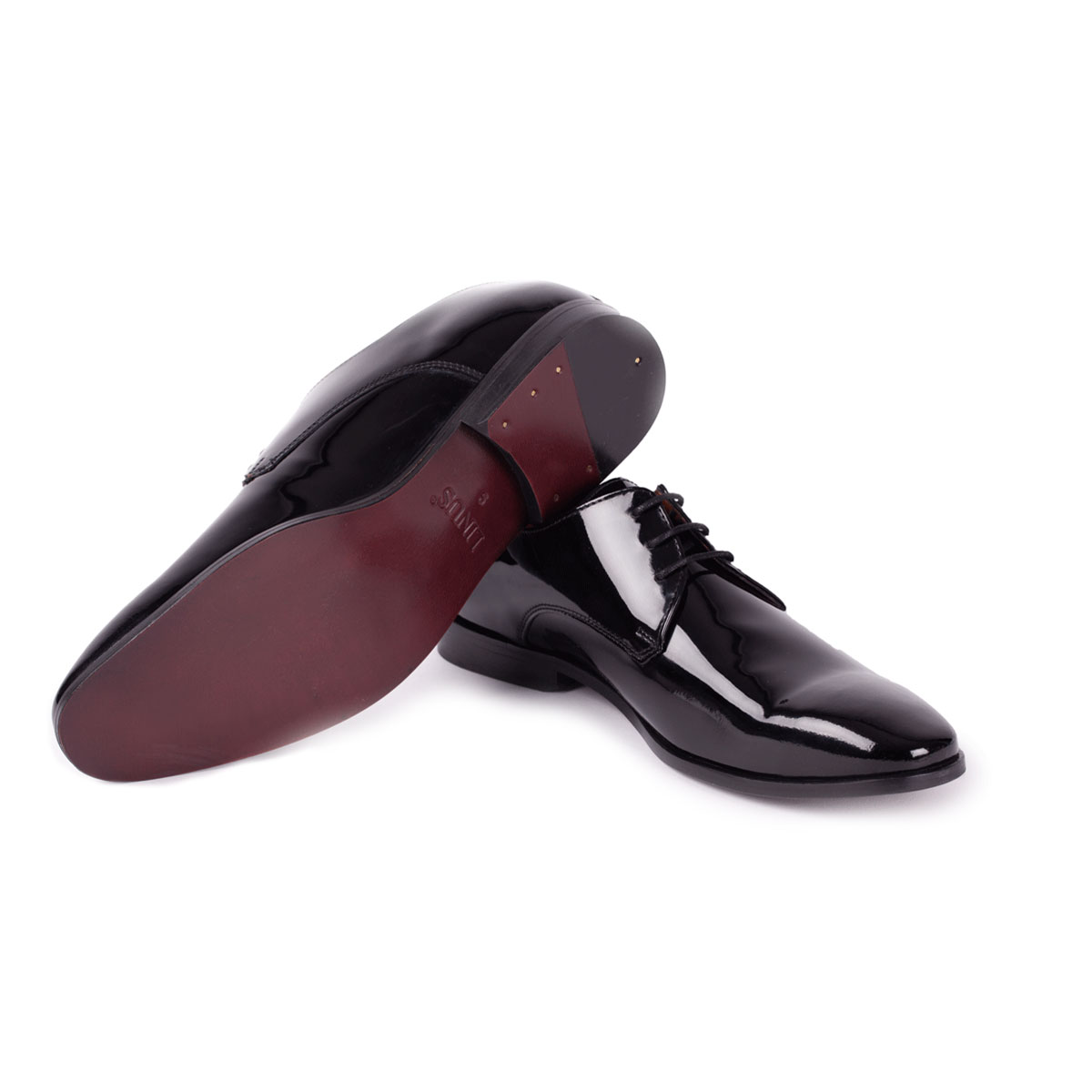 Lackleder Schuh aus feinem Kalbsleder Lackleder-Schuh aus feinem Kalbsleder