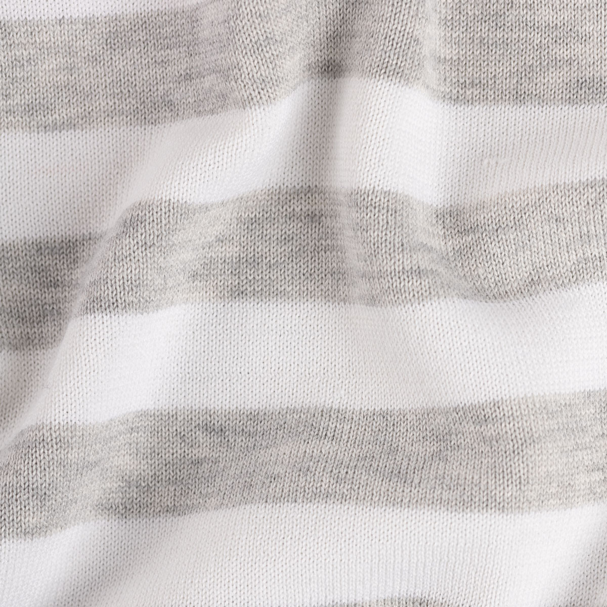 T-Shirt Rundhals mit Streifen in hellgrau-weiß
