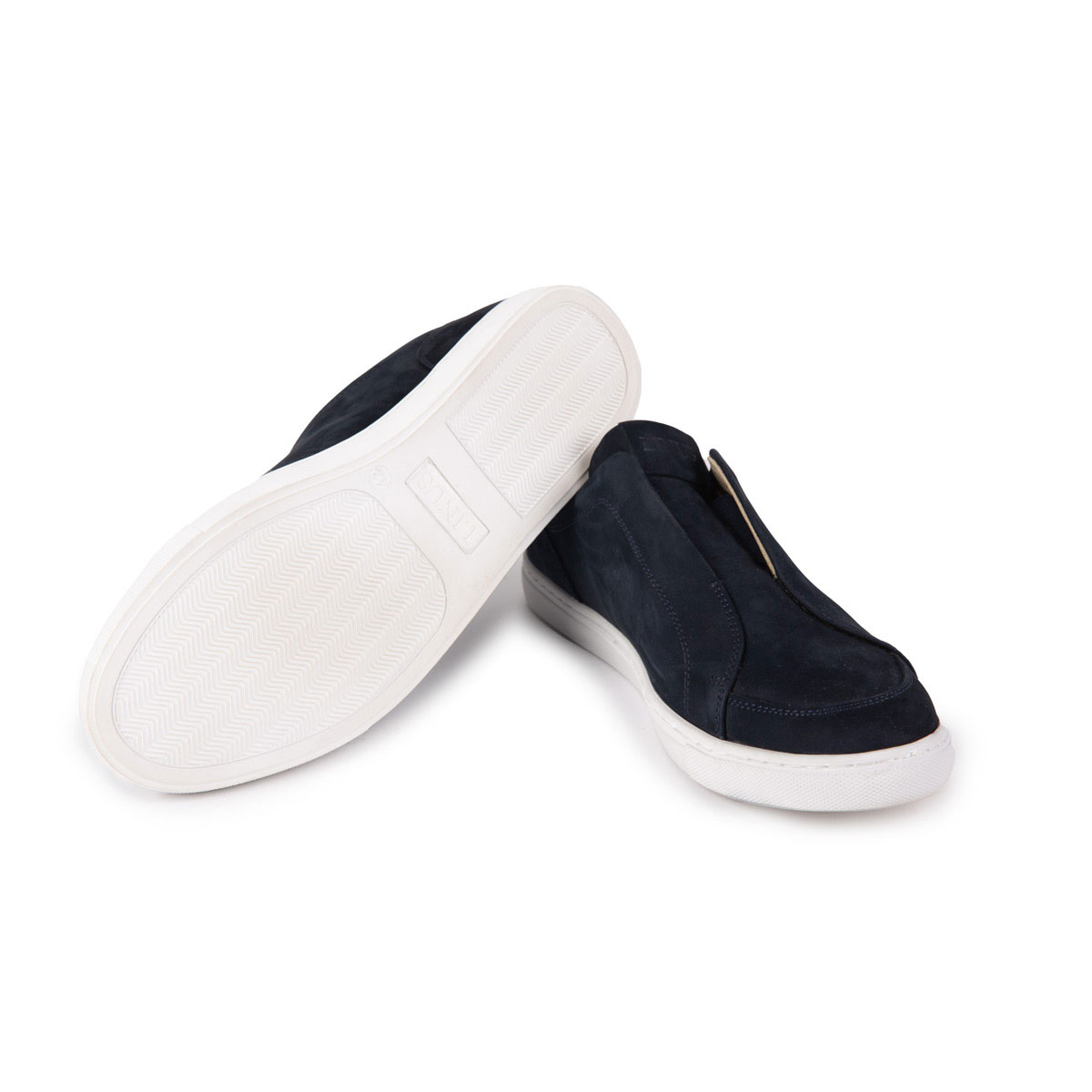 Lässige Sneaker in dunkelblau mit weißer Sohle Dunkelblaue Sneaker mit weißer Sohle