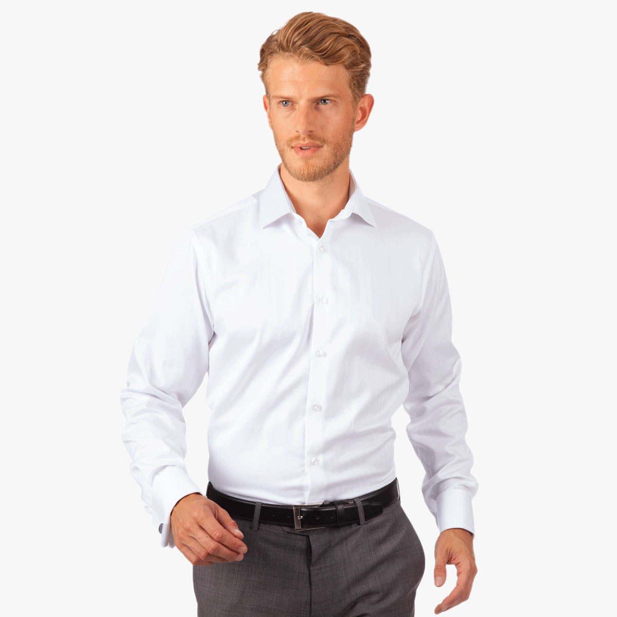 Weißes Modern Fit Hemd mit Fischgrat-Muster  Modern Fit Hemd mit Fischgrat in weiß