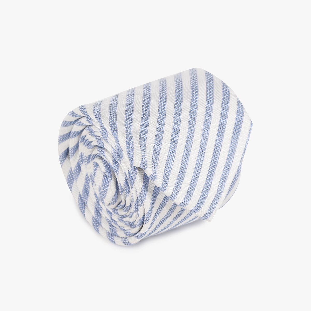 Krawatte mit feinen Streifen in hellblau weiß