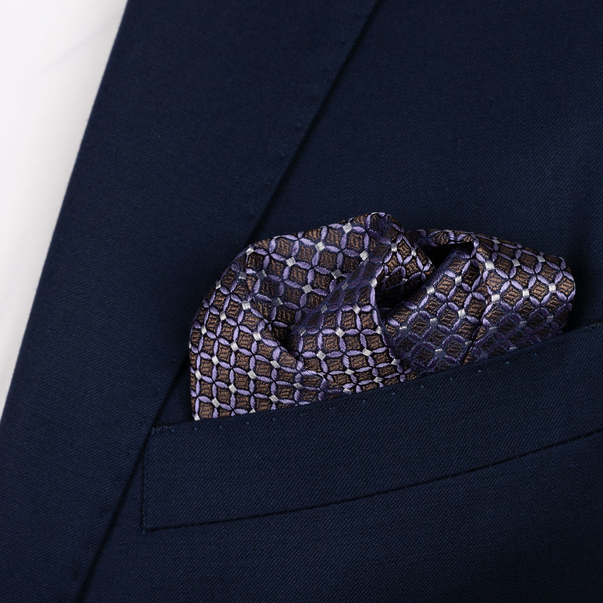 Einstecktuch mit geometrischem Muster in braun lila